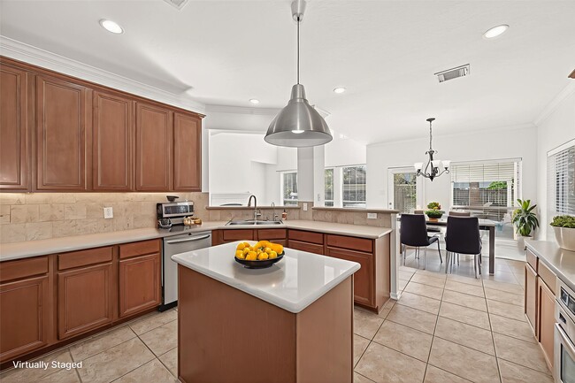 Building Photo - 24919 Spring Aspen Ct