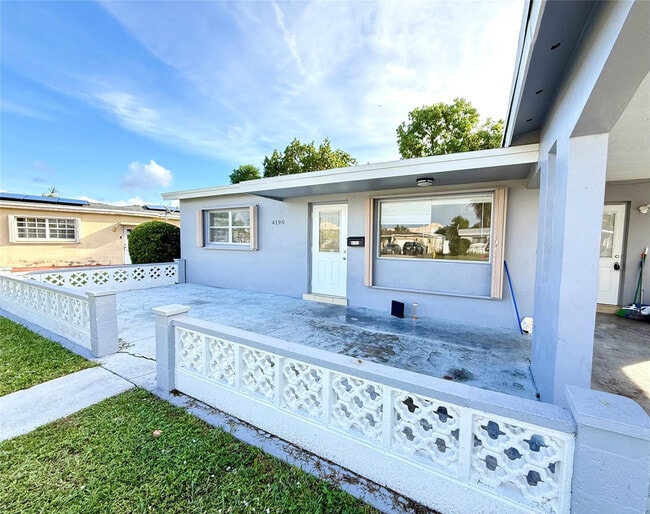 Building Photo - 4190 NW 45th St