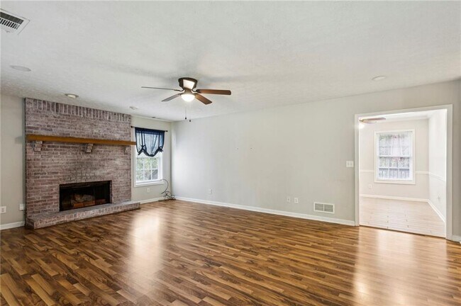 Building Photo - 6365 Union Hill Rd