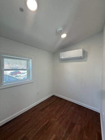 Building Photo - 1635 Osgood St