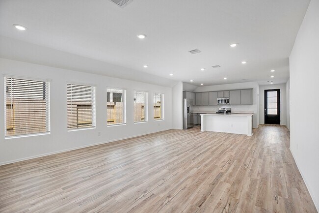 Building Photo - 31546 Beacon Cove Trl