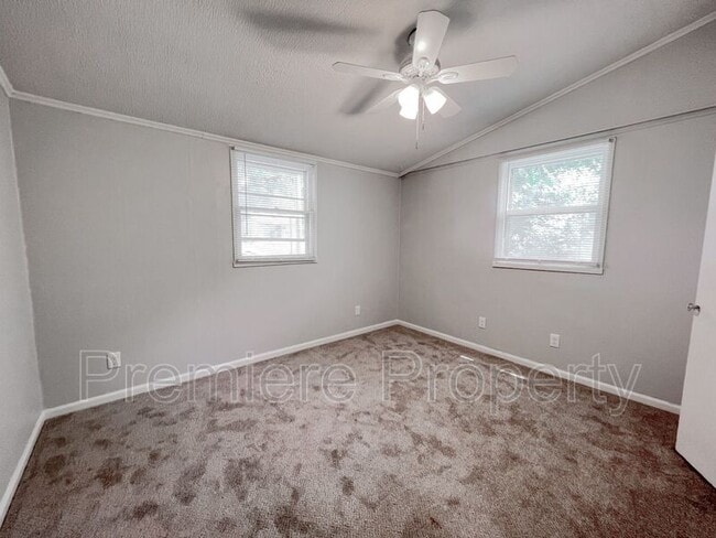 Building Photo - 1220 S Delaware