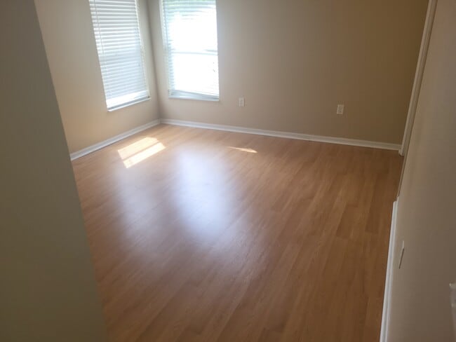 Building Photo - 7916 Floradora Dr