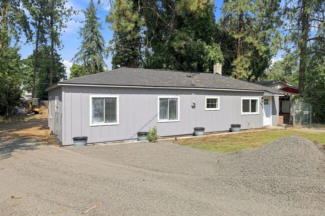 Building Photo - 10515 E 10th Ave