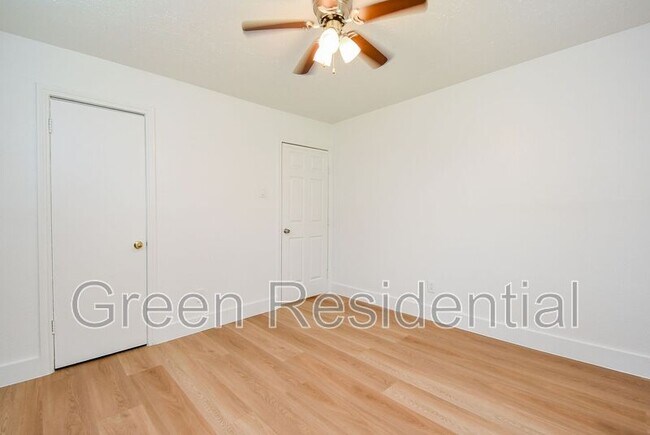 Building Photo - 4947 Cheena Dr