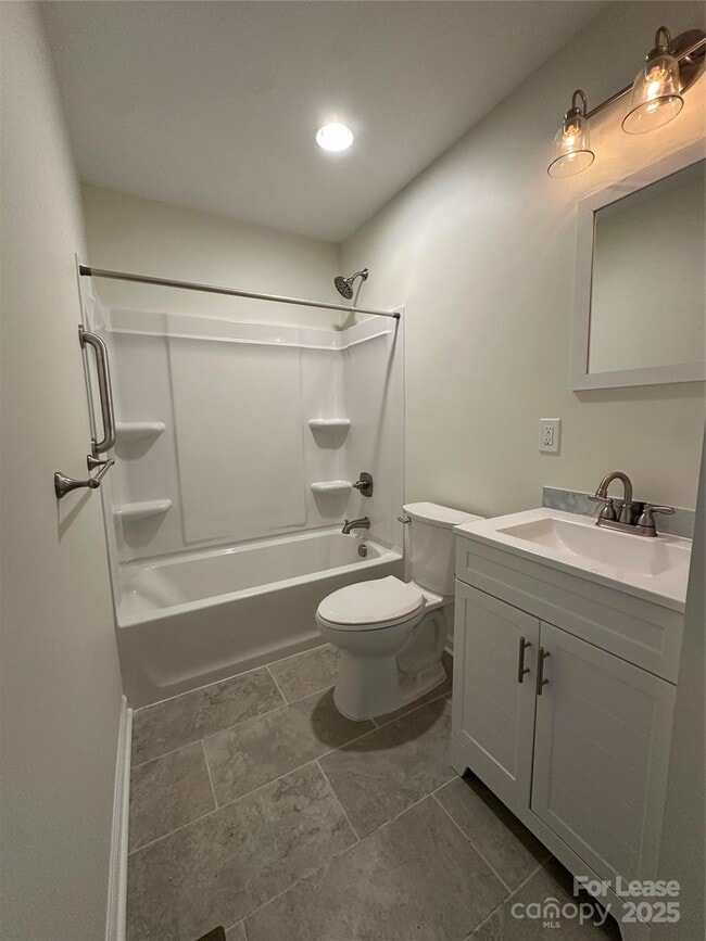 Building Photo - 317 W Newton St