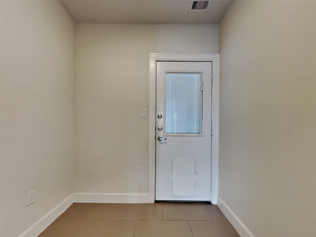 Building Photo - 353 Eado Park Cir