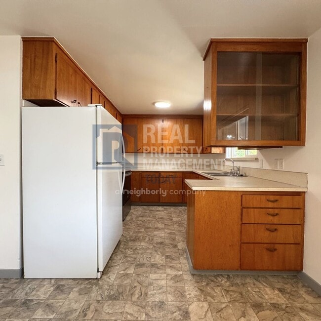 Building Photo - Great 3 Bedroom With Covered Carport!