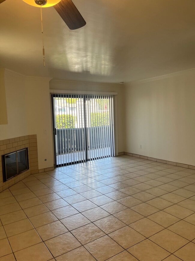 Building Photo - Spacious 2-Bedroom Condo on the First Floo...