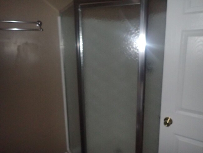 Building Photo - Newly renovated beautiful 1bd/1ba house/commercial space