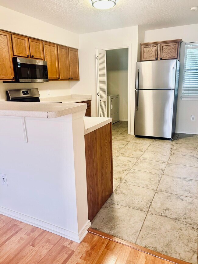 Building Photo - 1832 Shay-Lin Ct