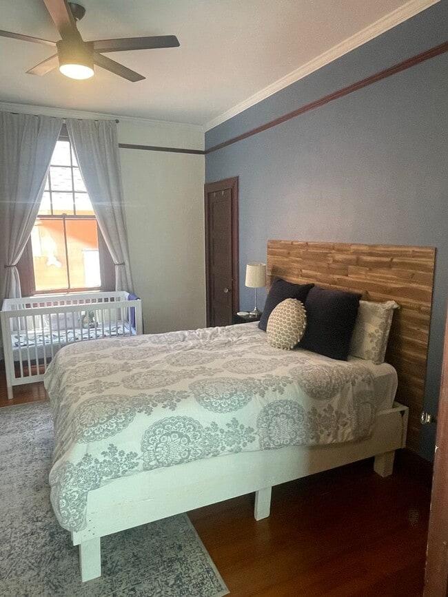 Building Photo - Gorgeous 3BD/2BA Single Family Home in Mid...