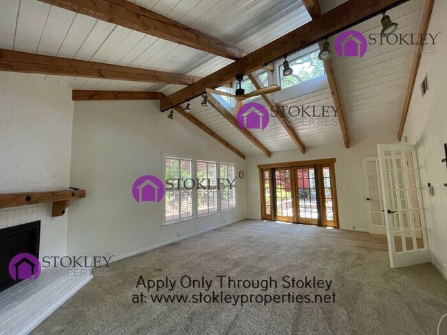 Building Photo - 149 Alegra Ln