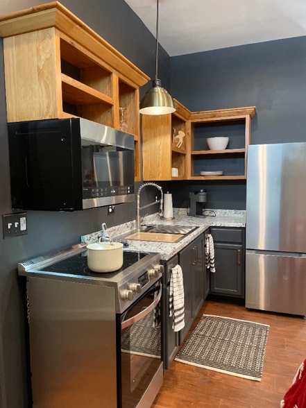 Building Photo - 6 Samuel Rd