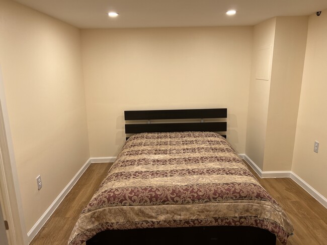 Building Photo - 218 Lynhaven Dr