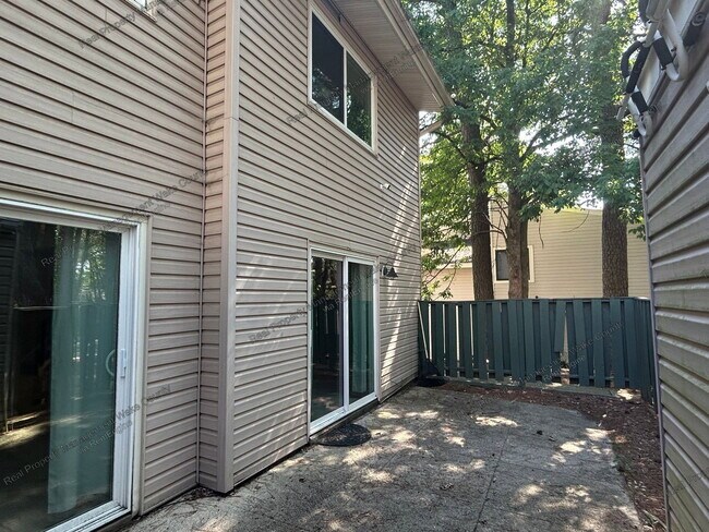 Building Photo - 4702 Walden Pond Dr