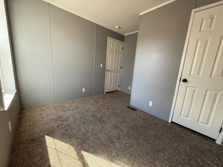 Building Photo - 11924 Springbrook Ct