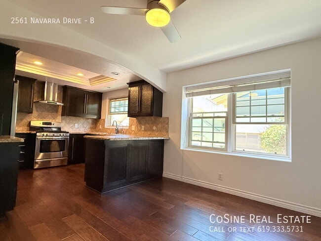 Building Photo - 2561 Navarra Dr