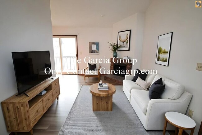 Building Photo - 3712 S Kelly Ave