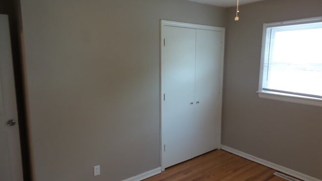 Building Photo - COMING SOON! Renovated 3 Bedroom, 2 bath R...