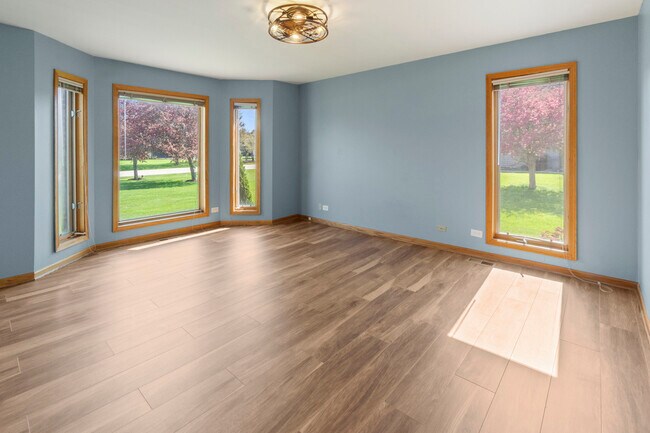 Building Photo - 2208 Crystal Cir