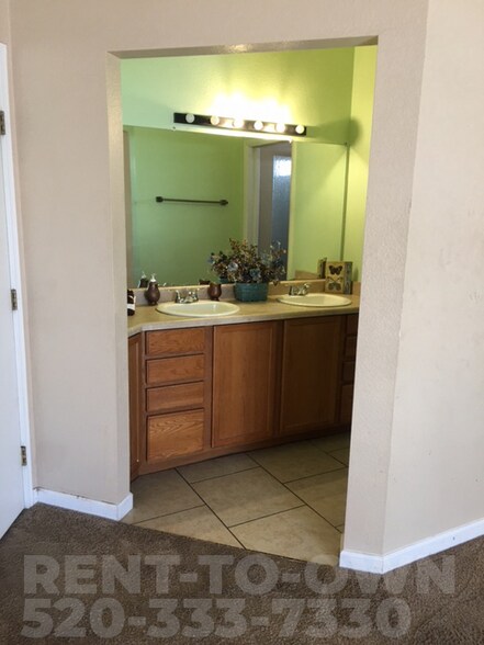 Building Photo - 3001 W Hampshire Ct