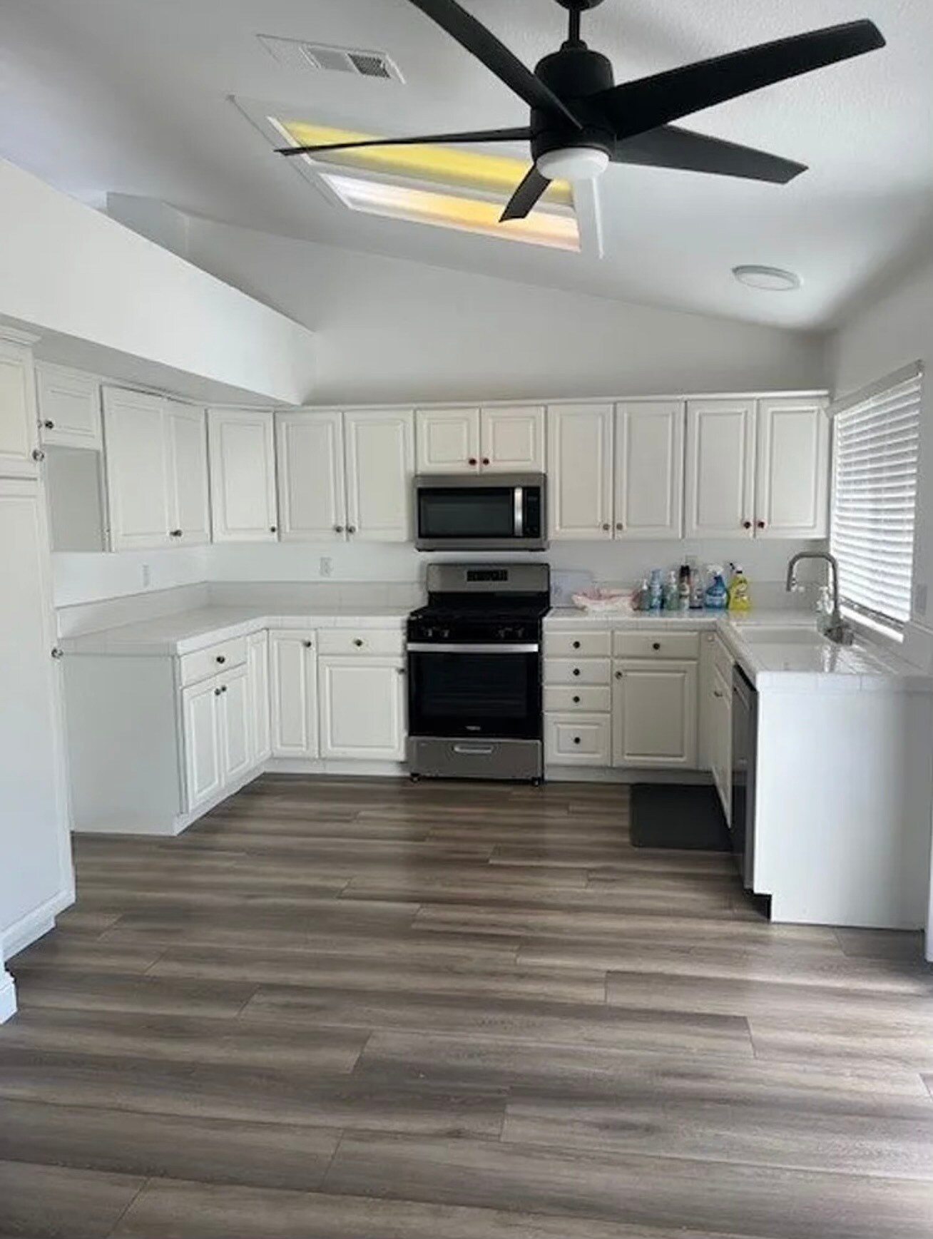 Building Photo - 5444 W Sunnyside Ct