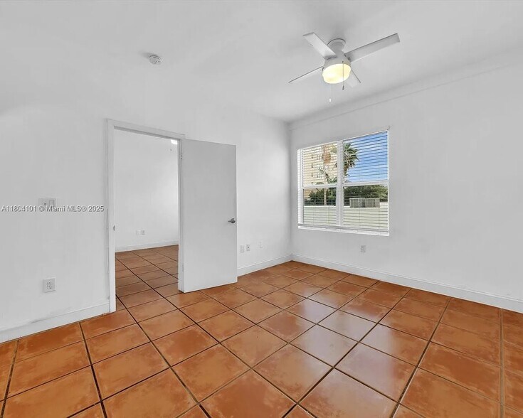 Building Photo - 1218 Drexel Ave