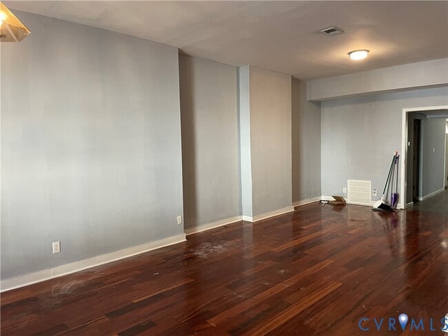 Building Photo - 505 N 1st St