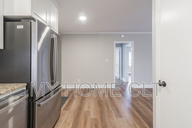 Building Photo - 3037 Marlowe Ave