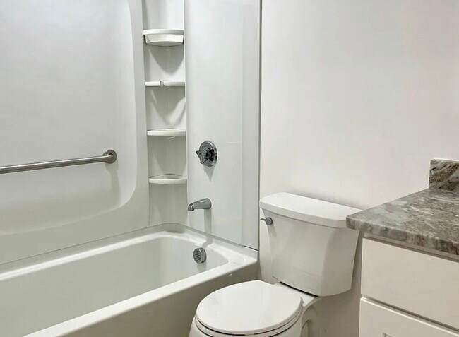 Building Photo - 13 Water St