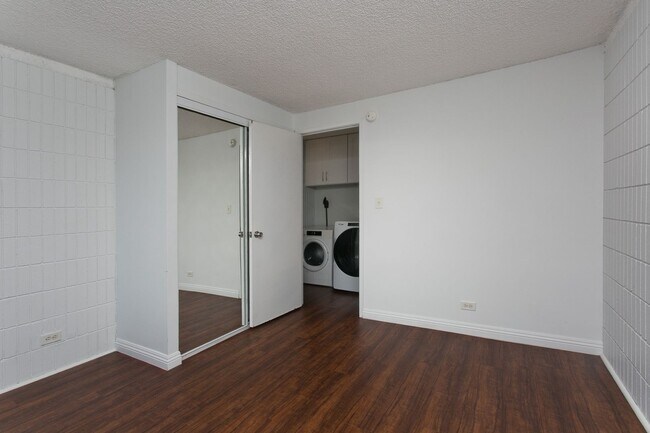 Building Photo - Haiku Hale - 3 bedroom, 2 bathroom, 1 park...