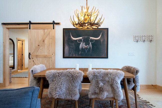 Building Photo - 4535 Roxanne St