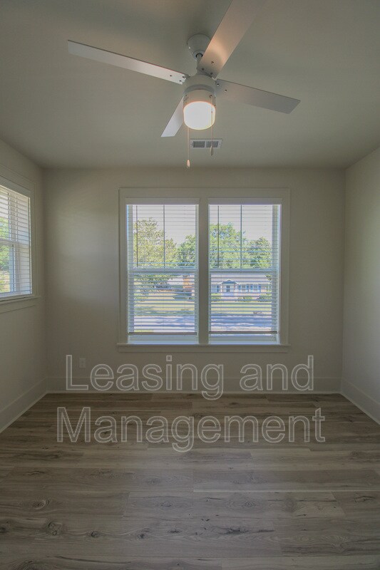 Building Photo - 3633 Happyland Blvd