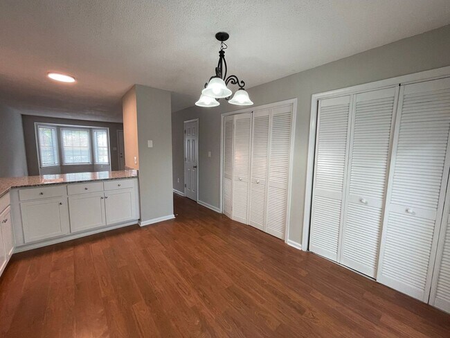 Building Photo - PRE-LEASING FOR AUGUST 2026!