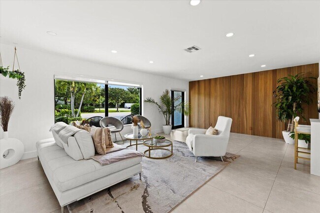 Building Photo - 1049 W Palmetto Park Rd