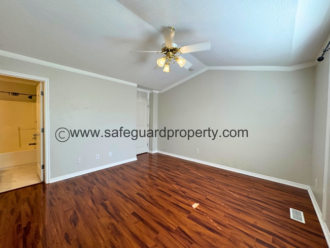 Building Photo - Modern Townhome in Gated Community