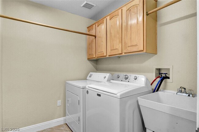 Building Photo - 6559 Thundercloud Ct