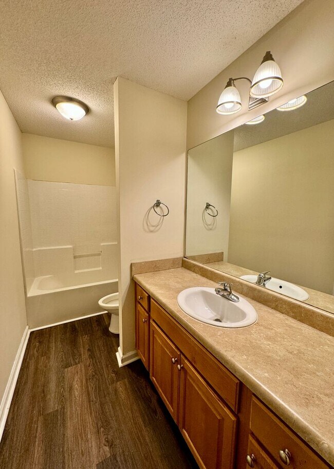 Building Photo - Tuscaloosa, AL Home For Rent. Available to View Now!