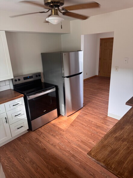 Building Photo - 1196 Knox Ave