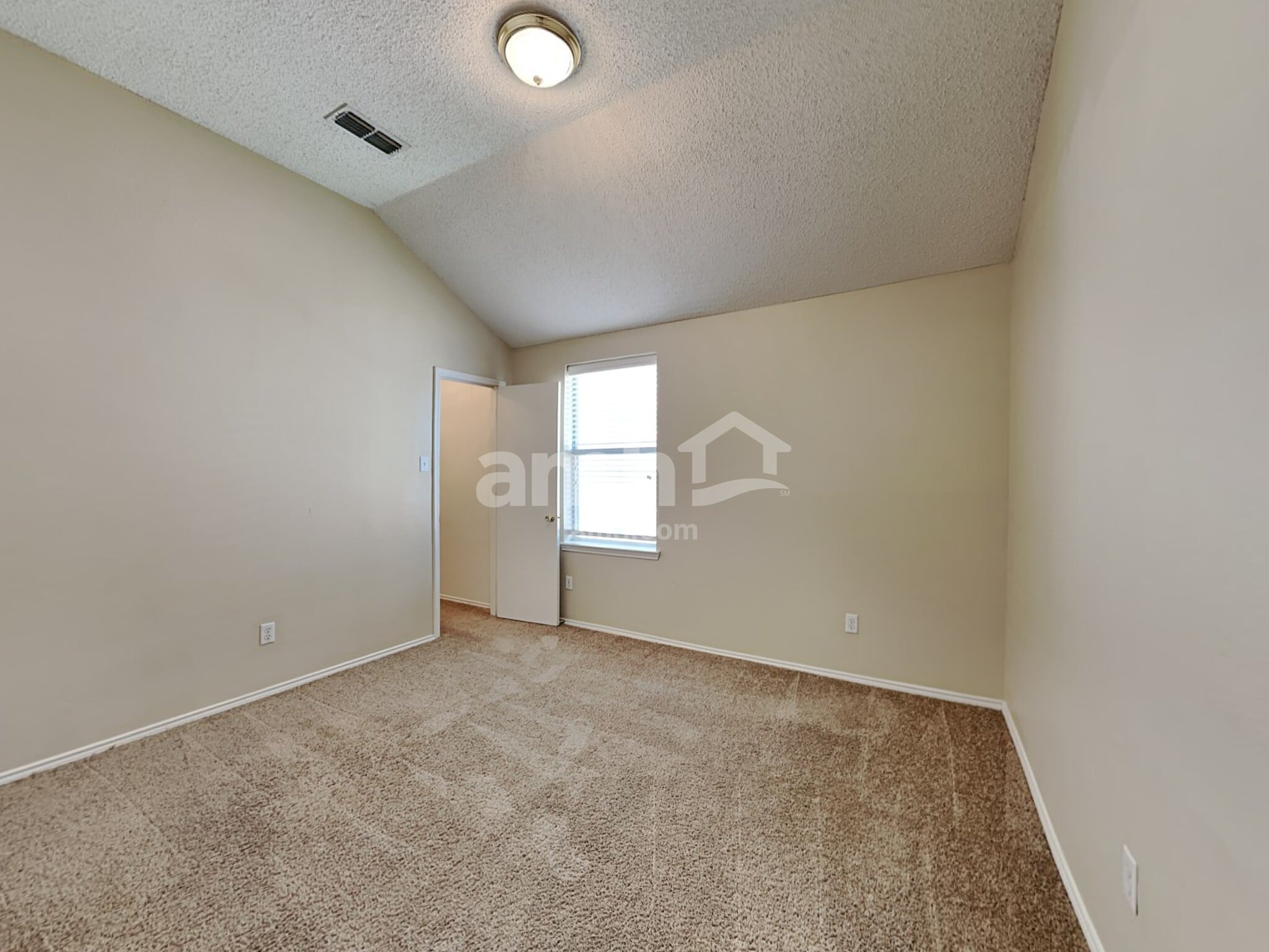 Building Photo - 517 Pinto Ln