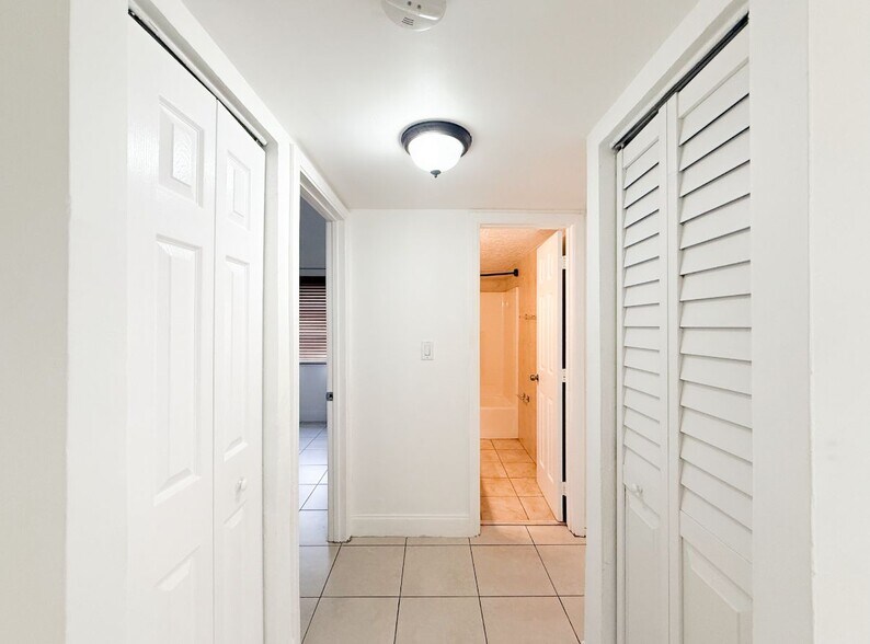 Building Photo - 7917 SW 104th St