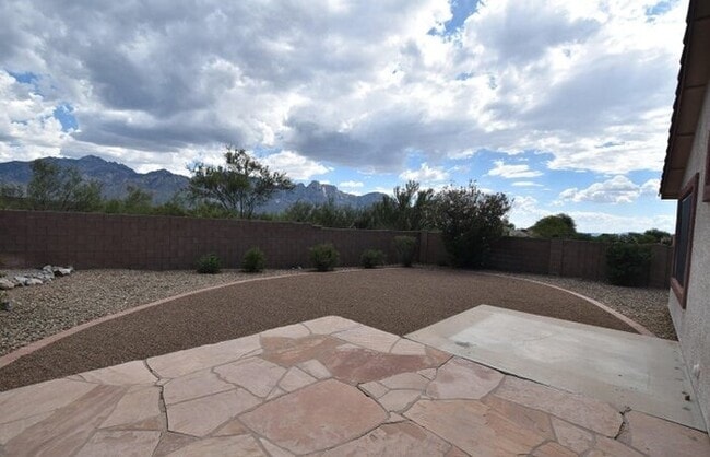 Building Photo - 3 Bedroom, 2 Bathroom Home with Amazing Views