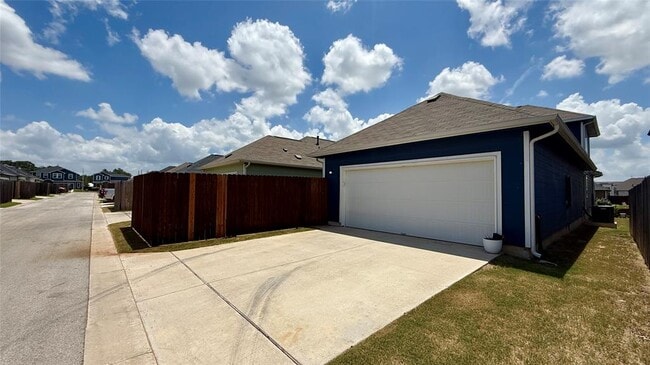 Building Photo - 156 Zion Dr