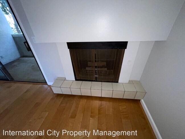 Building Photo - 2 br, 2 bath House - 2032 E Bermuda St. #107