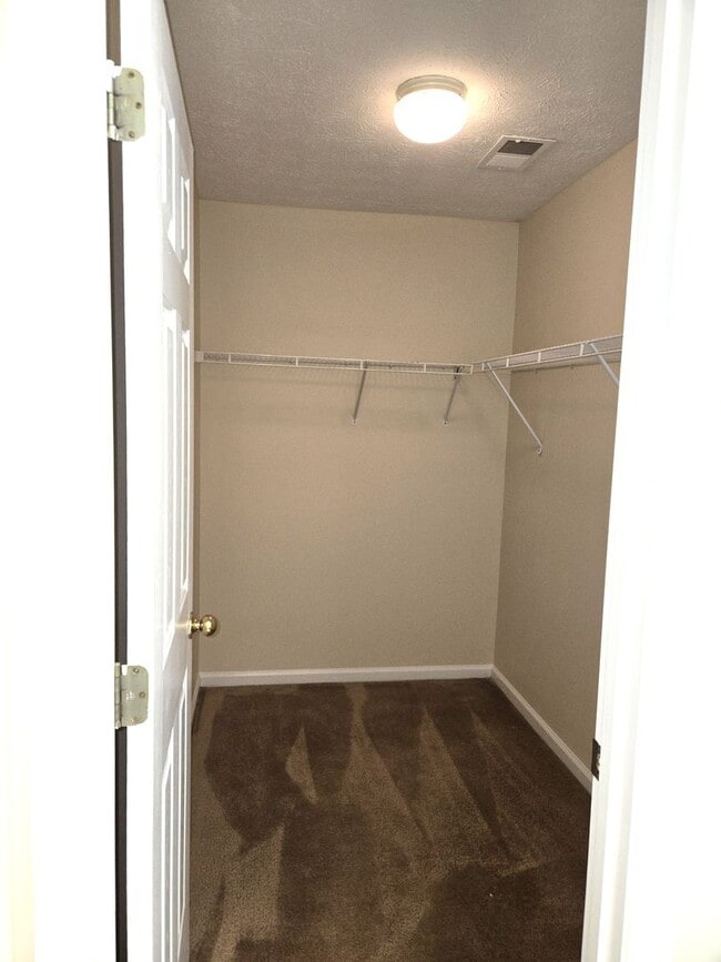 Building Photo - 50% OFF UNTIL 2026!  APPLICATION FEE ONLY ...