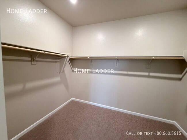 Building Photo - 1997 E Wetleaf Pl