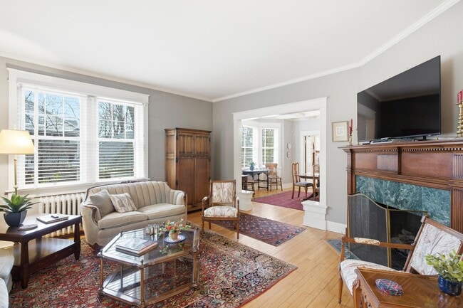 Building Photo - 303 Westwood Ave