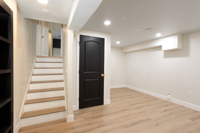 Building Photo - 7368 S Lafayette Cir W