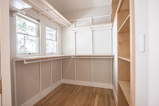 Building Photo - Recenty Updated 1916 California Bungalow f...